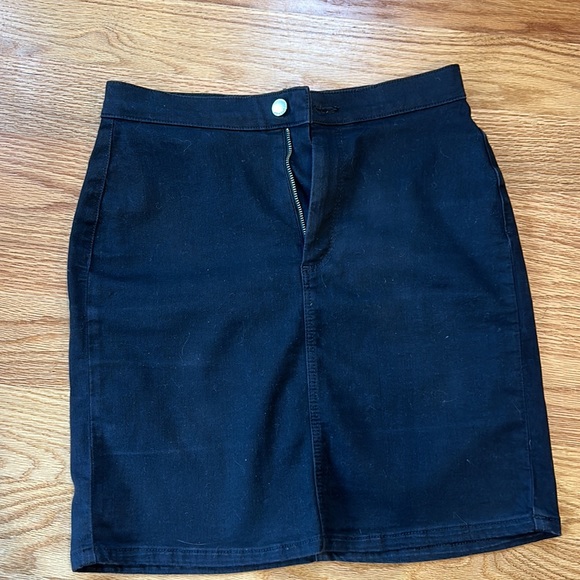 Black denim skirt from Topshop - Picture 3 of 4